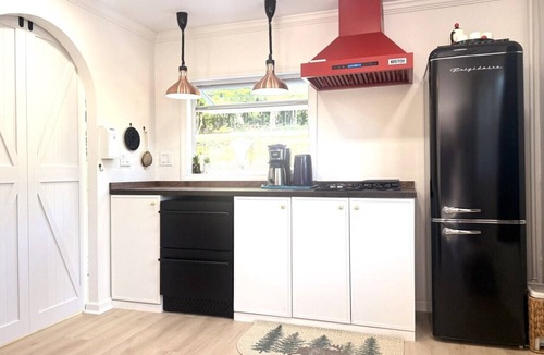 Highmount Apartment | Catskills Apartment, Little Love Bird #5