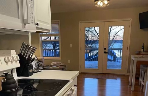 Town of Ledyard Cottage | Cayuga Lake Cottage near Aurora - Wineries, Brewery, Trails and Lakefront.