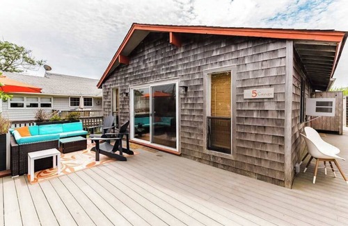 Ocean Bay Park House | Cayuga Street Sunshine Retreat