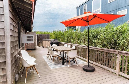 Ocean Bay Park House | Cayuga Street Sunshine Retreat