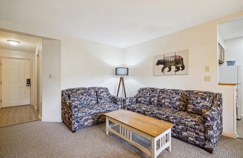 West Bridgewater Hotel | Cedarbrook Deluxe Two Bedroom Suite, With heated pool 10102