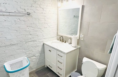 Central Business District Apartment | Center city place. 10mins to URMC & RGH.