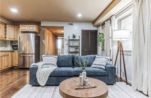 Washington Square West Apartment | Center City - Spacious 2 Bedroom - Walk Everywhere