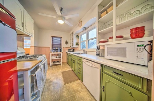 Erie Cottage | Central 3-Bed Home Ideal for Families, Shopping, Beaches, Fishing Dogs OK