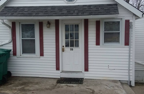 Hampton Cottage | Central AC, child safe fenced in yard, 3 minutes to the beach. NO CLEANING FEE