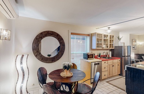 Bar Harbor Cottage | Central guest house with patio & washer/dryer - walk to ocean, shops & dining