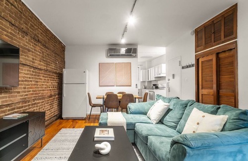 Midtown Apartment | Central Midtown Manhattan 3-Bedroom Apartment!