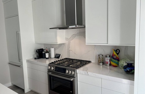 Provincetown House | Central & Quiet Modern townhome 3 levels. 5 Min walk to townhall. Parking avail