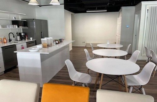Downtown Toronto Hotel | Central Toronto Pod Hotel Near Transit