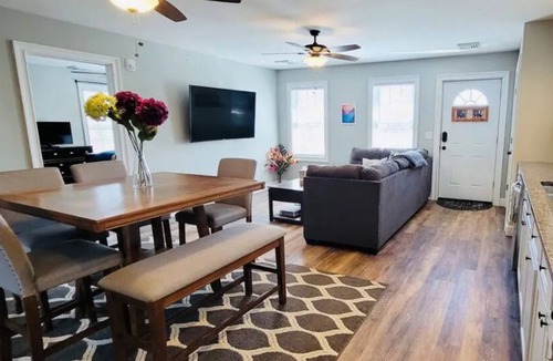 Newburgh Apartment | Centrally Located in the Heart ❤ of Newburgh