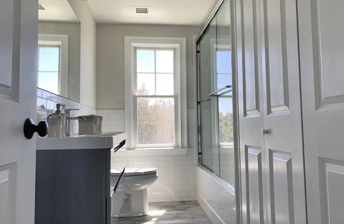 East Chop House | Centrally Located Modern Waterfront Property