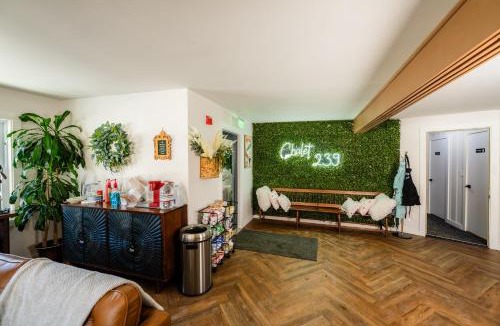 West Dover Hotel | Chalet 239-Boutique Hotel