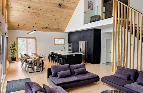 Bowman Ski Chalet | Chalet de L'Achigan - Large family cottage with view & direct access to the water