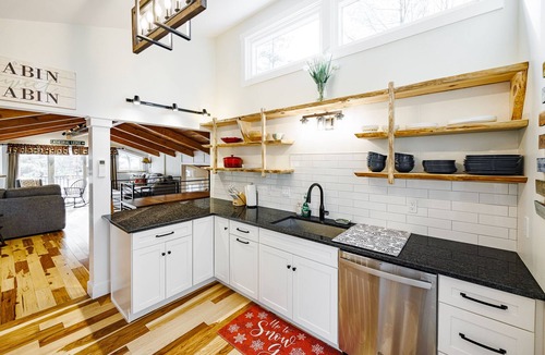 North Conway Ski Chalet | Chalet in N. Conway, Walk to hiking & Echo Lake
