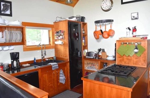Eidelweiss Village Ski Chalet | Chalet Jacuzzi Tub Nordic Village Pools Sleeps 7 Near Storyland & Skiing