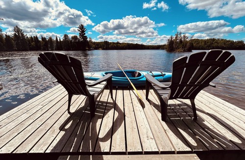 Mont-Laurier Ski Chalet | Chalet Le Malpic, Laurentides, Bord de l'eau, en pleine nature. Animaux acceptés