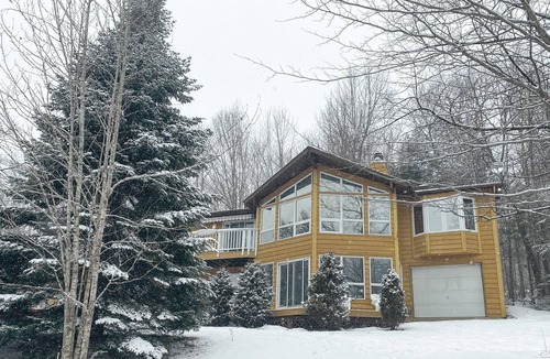 Saint-Hippolyte Ski Chalet | Chalet the little chick