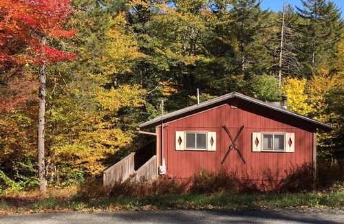 Newbury Ski Chalet | Chalk Pond Chalet - Sleeps 8