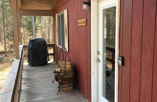 Newbury Ski Chalet | Chalk Pond Chalet - Sleeps 8