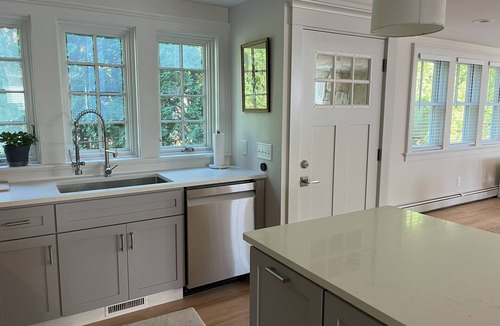 Dartmouth House | Charm & Peace in Lovely Padanaram House on Elm Street!