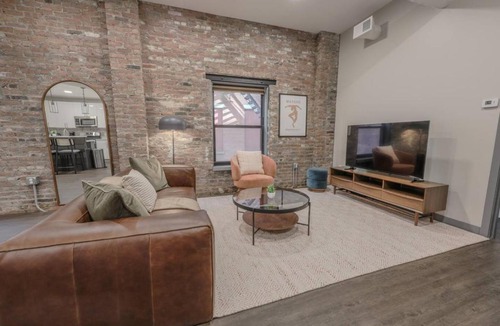Downtown Boston Apartment | Charming 1 Bedroom Apt Laundry in Unit