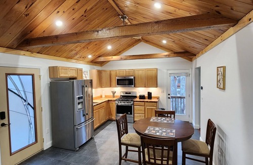 Adamsville Cabin | Charming 1-bedroom cabin in delightful Westport with WiFi, Minutes to the beach