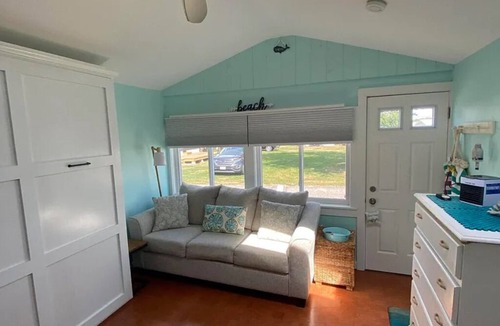 York Beach Cottage | Charming 1-bedroom cottage in York perfect for a relaxing getaway.