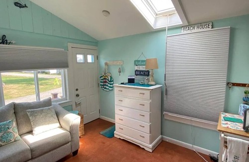 York Beach Cottage | Charming 1-bedroom cottage in York perfect for a relaxing getaway.