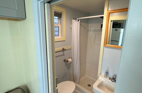 Provincetown Cottage | Charming 1-Bedroom/bathroom Cottage, Center of Town, parking and outdoor space