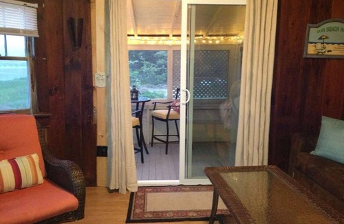 West Dennis House | Charming 1 Bedroom Cottage on the Water!