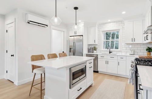 Old Orchard Beach Condo | Charming 2-bedroom condo across the street from the shores of Old Orchard Beach