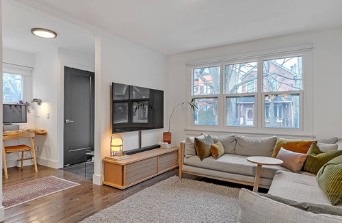 Leslieville House | Charming 2-Bed, 1-Bath Fully Furnished Home with Parking in Toronto!