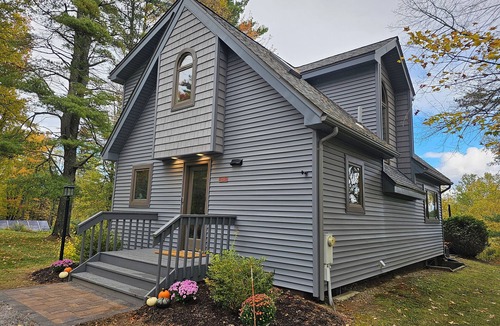 Bolton Landing House | Charming 2-bedroom Cottage with Game-room and WiFi in Bolton Landing/Lake George