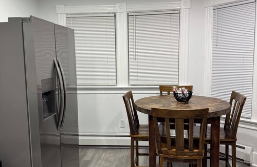 New London Apartment | Charming 2-bedroom apartment with WiFi, AC in wonderful New London