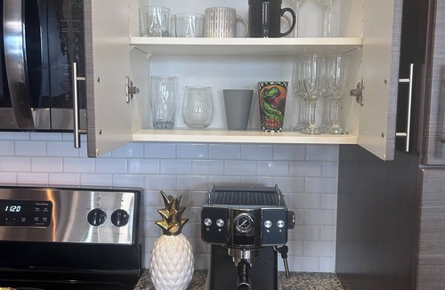 Beachwood Apartment | Charming 2-bedroom apartment with 24-HR Amenities in lovely Beachwood!