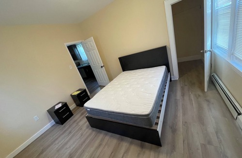 Lower Vailsburg Apartment | Charming 2-bedroom apartment in Irvington with WiFi