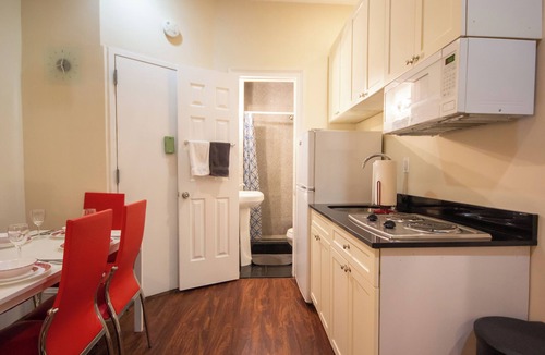 Midtown Apartment | Charming 2-bedroom apartment in pleasant New York 1 Bunk-Full/Twin, 2 Full beds