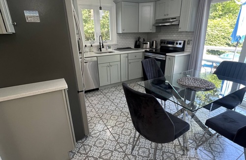 Hyannis Cottage | Charming 2-bedroom cottage with AC, WiFi in serene Barnstable