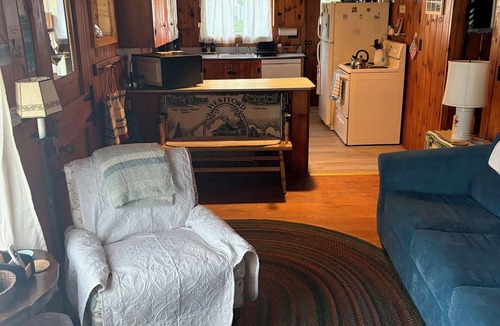 Ogunquit Cabin | Charming 2-bedroom cabin with Wi-fi, A/C and laundry in beautiful Ogunquit, ME