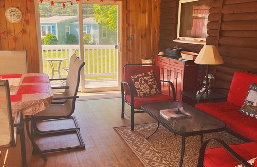 Ogunquit Cabin | Charming 2-bedroom cabin with Wi-fi, A/C and laundry in beautiful Ogunquit, ME