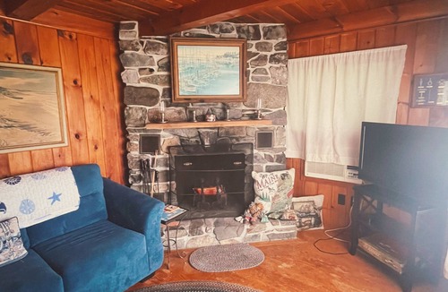 Ogunquit Cabin | Charming 2-bedroom cabin with Wi-fi, A/C and laundry in beautiful Ogunquit, ME