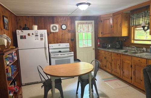 Andover Cottage | Charming 2-bedroom cottage with AC in peaceful Andover