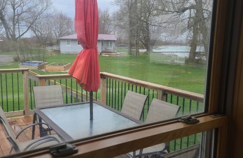 Wolfe Island Cottage | Charming 2-bedroom cottage on Wolfe Island with spectacular view of Kingston!