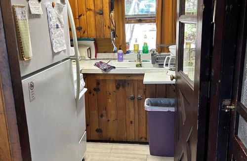 Truro Cottage | Charming 2-bedroom cottage on Truro Kettle Pond