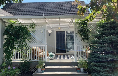 Greenport West House | Charming 2-bedroom house in Greenport. Walk to a vineyard and 67 Steps Beach