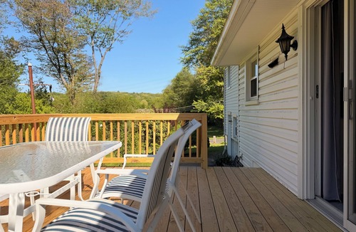 Wolcott House | Charming 2-bedroom house with AC in Wolcott perfect for relaxing