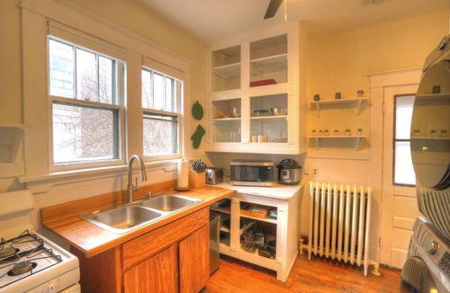 Albany House | Charming 2-bedroom house with WiFi and AC in tranquil Albany