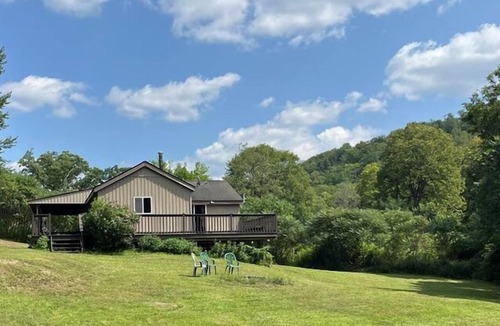 Conewango Valley House | Charming 2-bedroom lodge style house in Frewsburg NY with extra sleeping loft