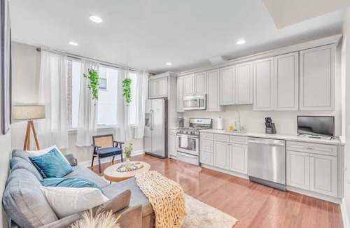Market East Condo | Charming 2-bedroom condo in Center City Philadelphia - Walk Everywhere