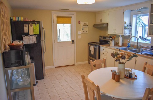West Dennis House | Charming 2-Bedroom Beach Retreat with Sun Porch